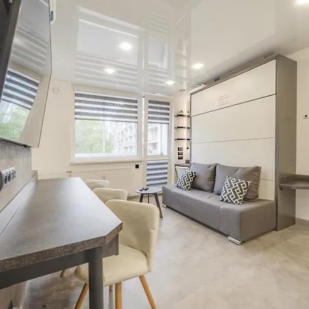 Ar Rezidencia Rosna Apartment